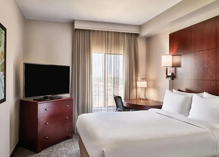 By Marriott Phoenix Hotel 3*