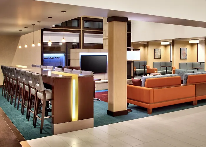 By Marriott Phoenix Hotel 3*