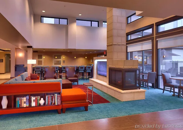 By Marriott Phoenix Hotel 3*
